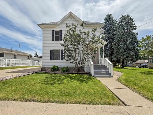 104 5th St Sw, Waukon, IA, 52172-1857 | Card Image