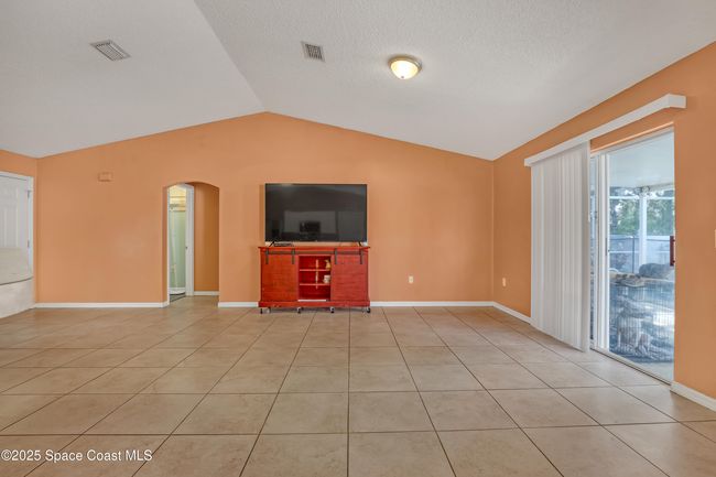 938 Jettie St Ne, House other with 3 bedrooms, 2 bathrooms and null parking in Palm Bay FL | Image 9