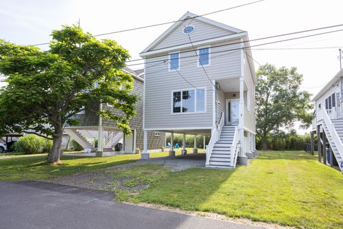 7 Saye St, Old Saybrook, CT, 06475-1625 | Card Image