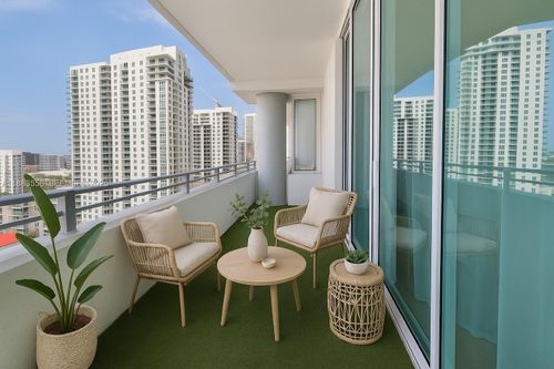 apt-909-350 Ne 24th St, Miami, FL, 33137-4878 | Card Image