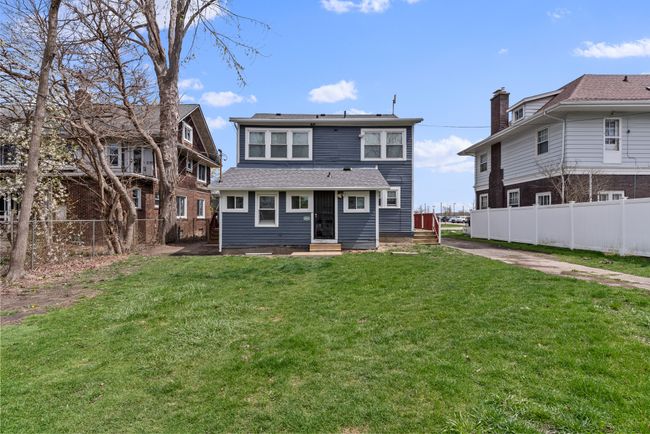 424 Crapo St, Home with 0 bedrooms, 4 bathrooms and 1 parking in Flint MI | Image 7