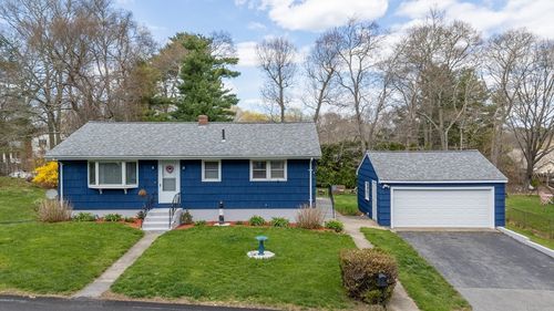 55 E Briggs Rd, Westport, MA, 02790-2901 | Card Image