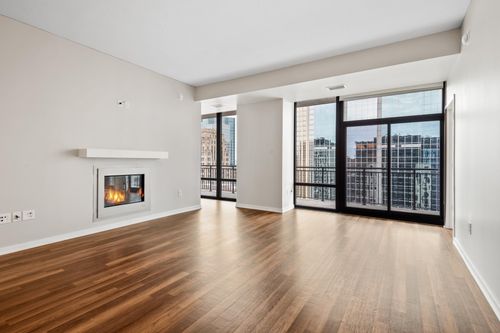 1511-465 Nicollet Mall, Minneapolis, MN, 55401 | Card Image
