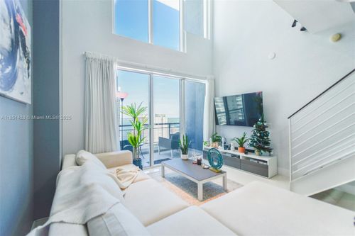 apt-2404-60 Sw 13th St, Miami, FL, 33130-4352 | Card Image