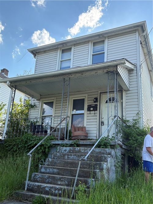 225 Wykes St, Aliquippa, PA, 15001-3154 | Card Image