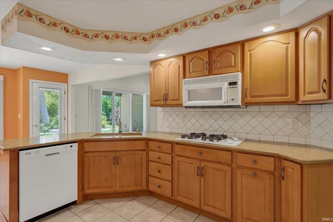 1722 Cobblestone Blvd, Condo with 3 bedrooms, 3 bathrooms and null parking in Elkhart IN | Image 11