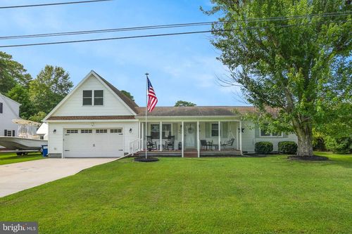 4192 Sunrise Drive Cir, CHINCOTEAGUE ISLAND, VA, 23336-1711 | Card Image