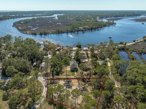 735 Wellborn Ave, Carrabelle, FL, 32322 | Card Image