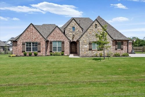 10611 N 159th East Ave, Owasso, OK, 74055-6014 | Card Image