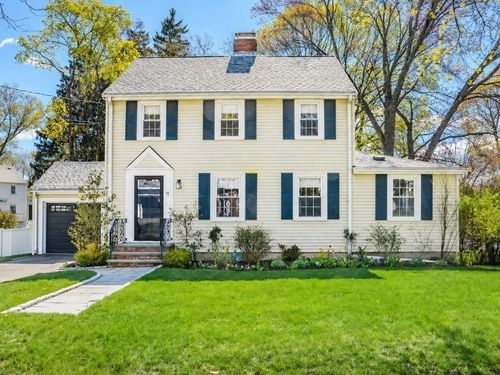 11 Bunker Ln, Newton, MA, 02465-1705 | Card Image