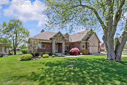 3348 Kingsway Dr, Highland, MI, 48356-1838 | Card Image