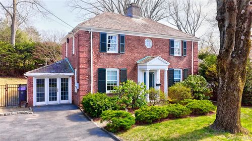 61 Kathwood Rd, White Plains, NY, 10607-1165 | Card Image