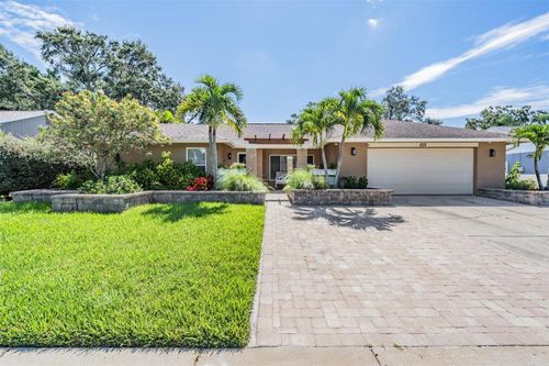 222 Foxcroft Dr E, Palm Harbor, FL, 34683-5611 | Card Image
