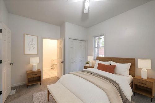 3237 Park Ave, Kansas City, MO, 64109-2169 | Card Image