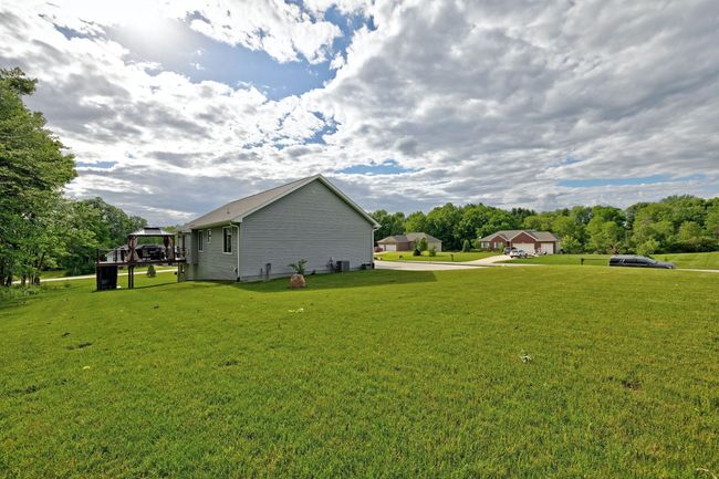 679 Pheasant Ridge Dr, House other with 3 bedrooms, 3 bathrooms and null parking in Ortonville MI | Image 65