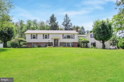 70 Sloping View Dr, DU BOIS, PA, 15801-8947 | Card Image