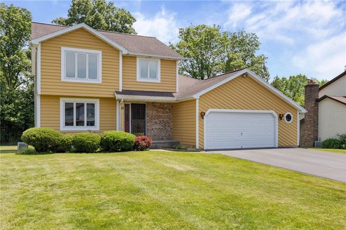 12 Forest Meadow Trl, Rochester, NY, 14624-1154 | Card Image