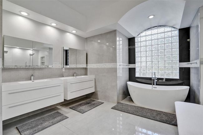 10457 Laurel Rd, House other with 6 bedrooms, 6 bathrooms and null parking in Davie FL | Image 31