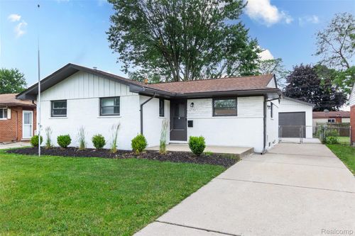 15444 Roycroft St, Roseville, MI, 48066-4022 | Card Image