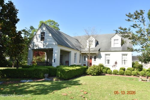 204 Grand Blvd, Greenwood, MS, 38930-3517 | Card Image