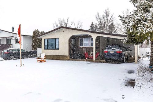 88 Clelland Cres Se, Medicine Hat, AB, T1B1M9 | Card Image