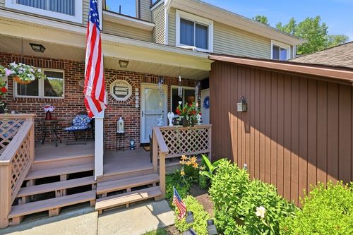 204-204 Brookfield Ln, Agawam, MA, 01001-3652 | Card Image