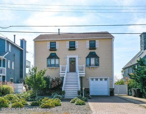245 24th Avenue, Berkeley, NJ, 08721 | Card Image