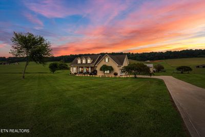 17340 Pond Creek Rd, House other with 3 bedrooms, 2 bathrooms and null parking in Philadelphia TN | Image 2