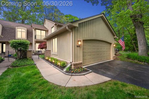 1161 Hillpointe Cir, Bloomfield Hills, MI, 48304-1515 | Card Image