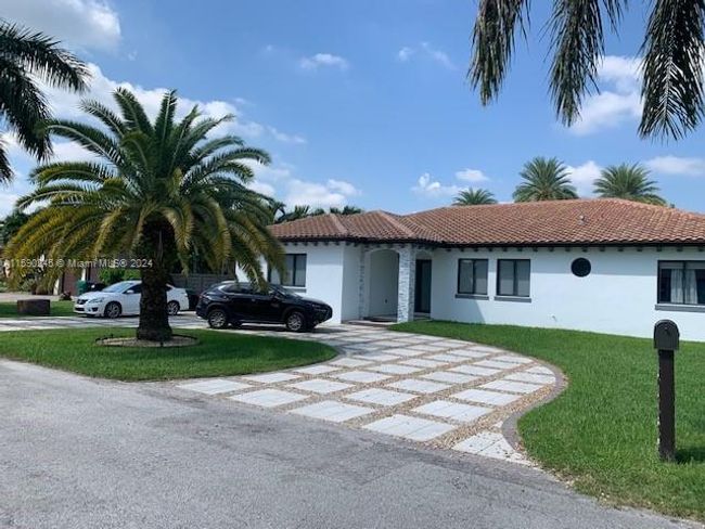 19260 Sw 134 Av Rd, House other with 4 bedrooms, 3 bathrooms and null parking in Miami FL | Image 2