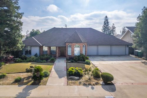 1167 Mill St, Selma, CA, 93662-9781 | Card Image