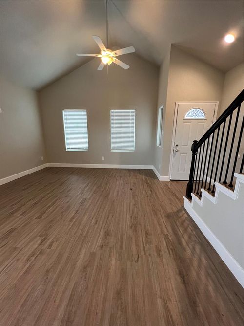 9722 Pelsey St, Houston, TX, 77029-4666 | Card Image
