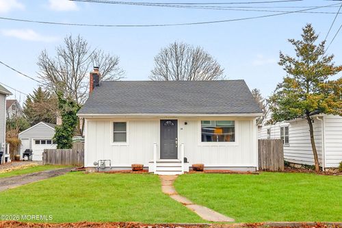 10 Manning St, Red Bank, NJ, 07701-5519 | Card Image