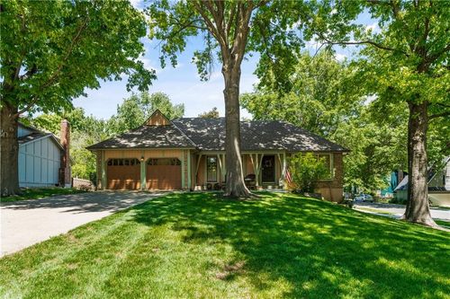 11524 Rosehill Rd, Overland Park, KS, 66210-1336 | Card Image