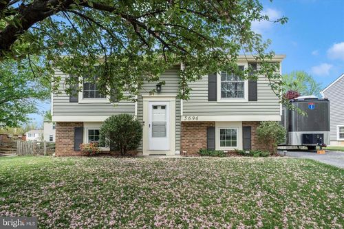 5696 Pebble Dr, FREDERICK, MD, 21703-7000 | Card Image