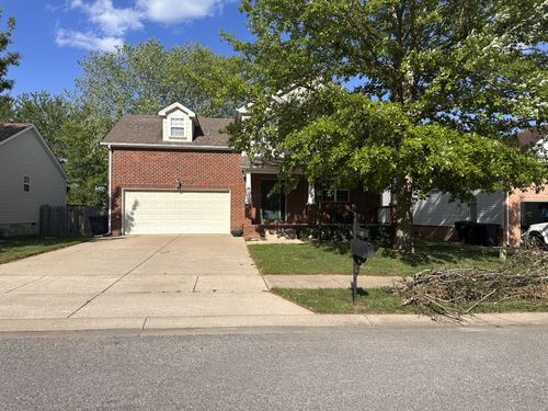 121 Vintage Cir, Hendersonville, TN, 37075-4082 | Card Image