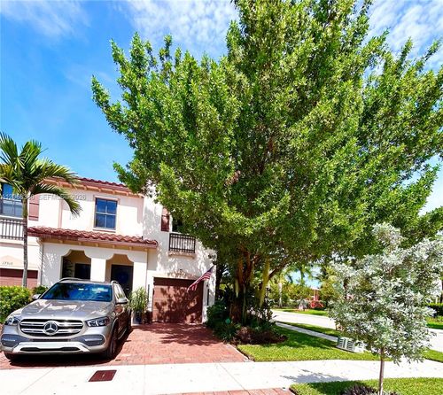 17506 Sw 153rd Ct, Miami, FL, 33187-6739 | Card Image