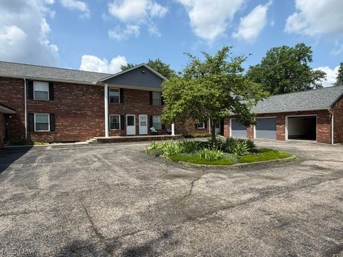 b5-533 Valley Dr, Medina, OH, 44256-2953 | Card Image