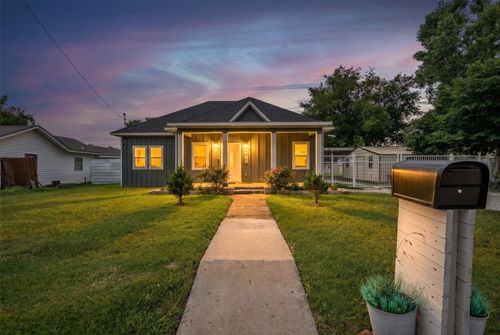 403 Sw 13th St, Mineral Wells, TX, 76067-6373 | Card Image