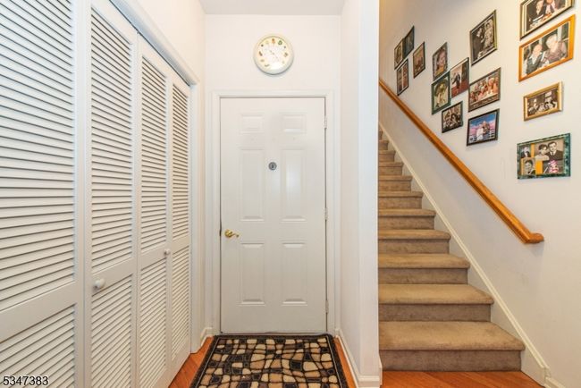 17 Suzanne Dr, Townhouse with 3 bedrooms, 3 bathrooms and null parking in Flemington NJ | Image 6