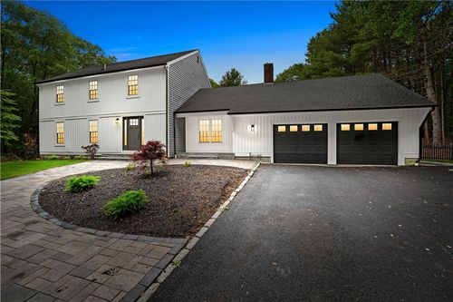 1575 Middle Rd, East Greenwich, RI, 02818-1123 | Card Image