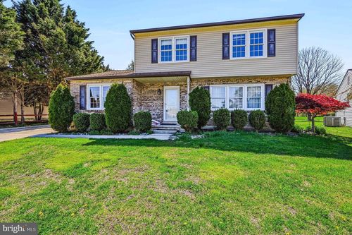 12 Laurie Ct, BEAR, DE, 19701-1115 | Card Image