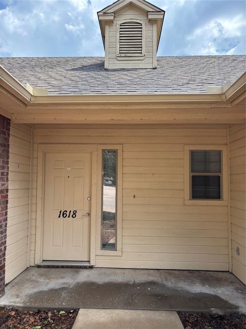 1618 Summer Hill Ct, Granbury, TX, 76048-4011 | Card Image