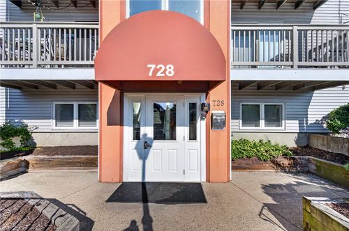 17-728 Beverage Hill Avenue, Pawtucket, RI, 02861 | Card Image