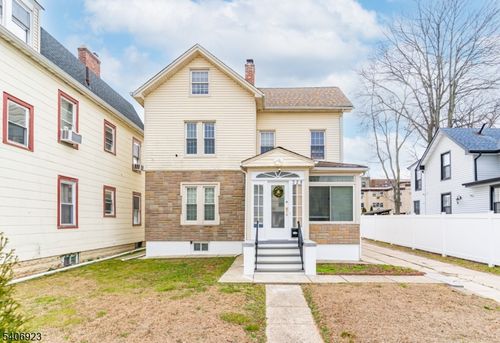 328 Hawthorne St, Orange, NJ, 07050-2813 | Card Image