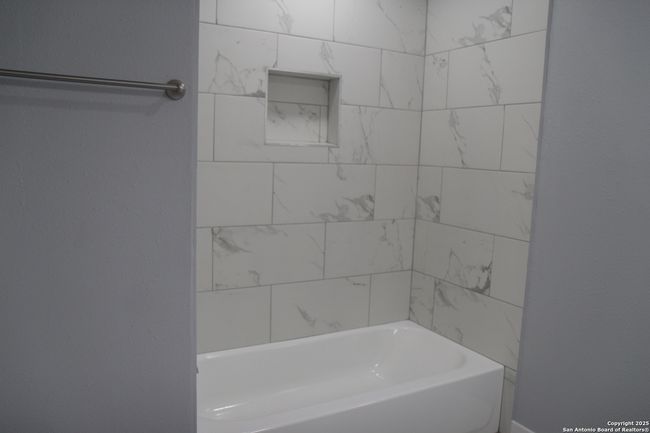 1115 W 4 Th St, House other with 3 bedrooms, 1 bathrooms and null parking in Freeport TX | Image 7