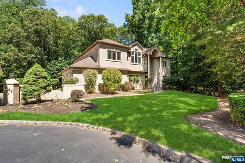 t307-307 Daffodil Dr, Norwood, NJ, 07648-2430 | Card Image