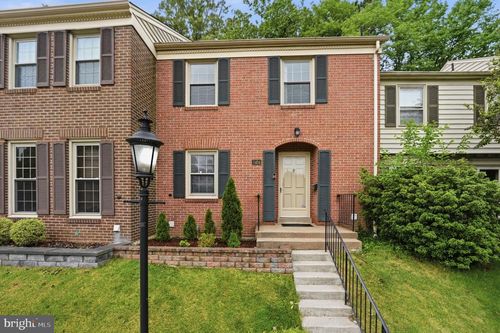 5404 Charleston Woods Dr, FAIRFAX, VA, 22032-3215 | Card Image