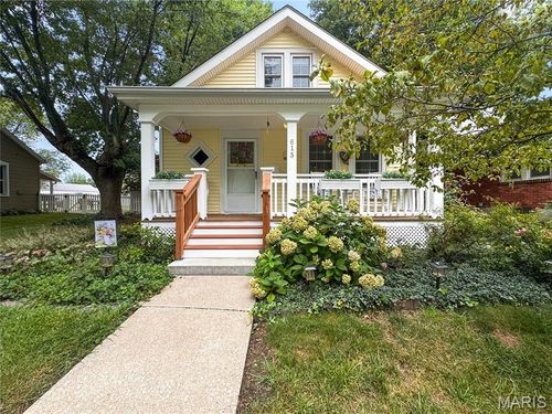 615 Morrison Ave, Waterloo, IL, 62298-1721 | Card Image