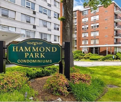 apt-305-20 Hammond Pond Pkwy, Chestnut Hill, MA, 02467-2132 | Card Image